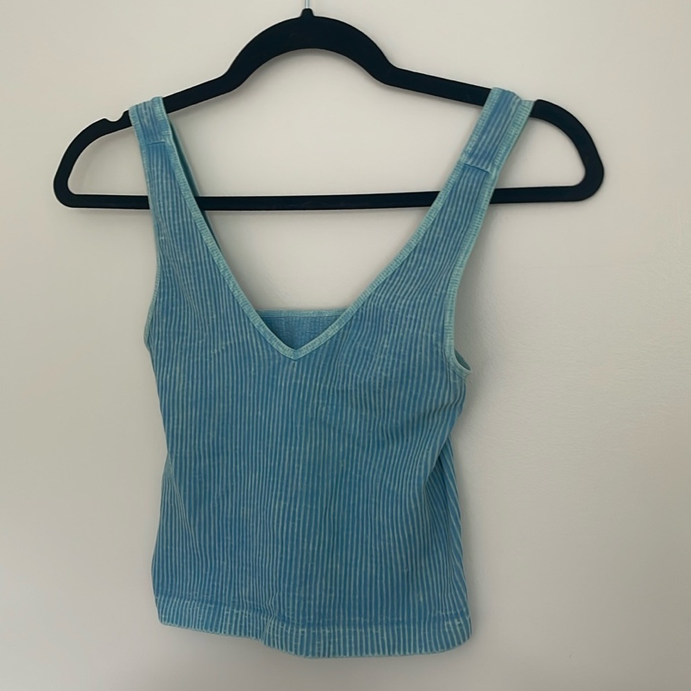 Blue crop top tank for gym